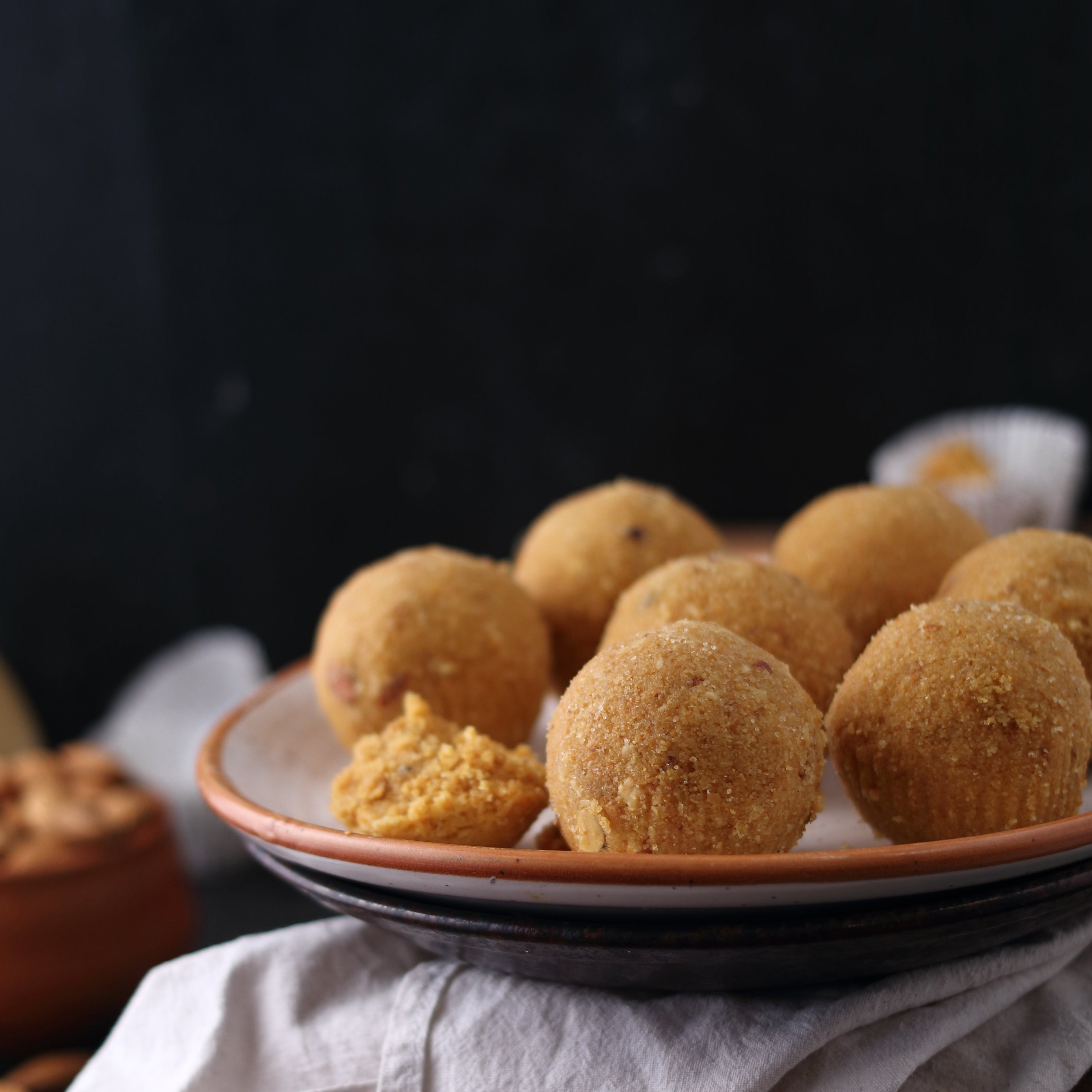 Besan Laddu